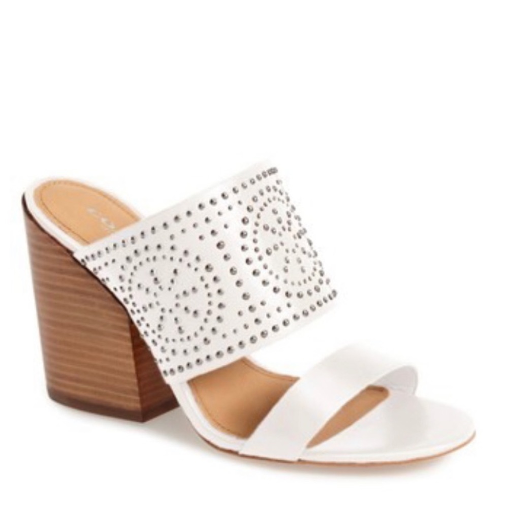🚫SOLD🚫Coach Dutchess Studded Semi Matte Calfskin